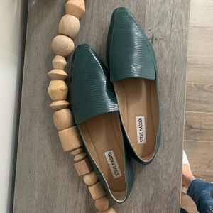 NWOT Steve Madden Green Snakeskin Flats